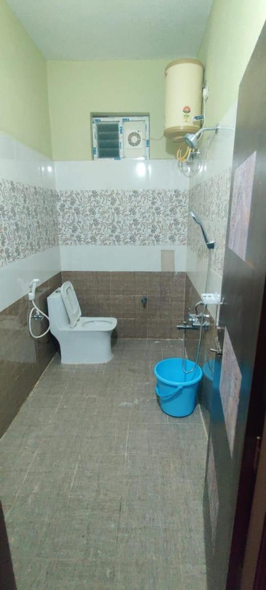 Ruhithahomestay- Ac Rooms-Free Wifi- Android Tv - Near To Alipiri- Door Service Tirupati Esterno foto