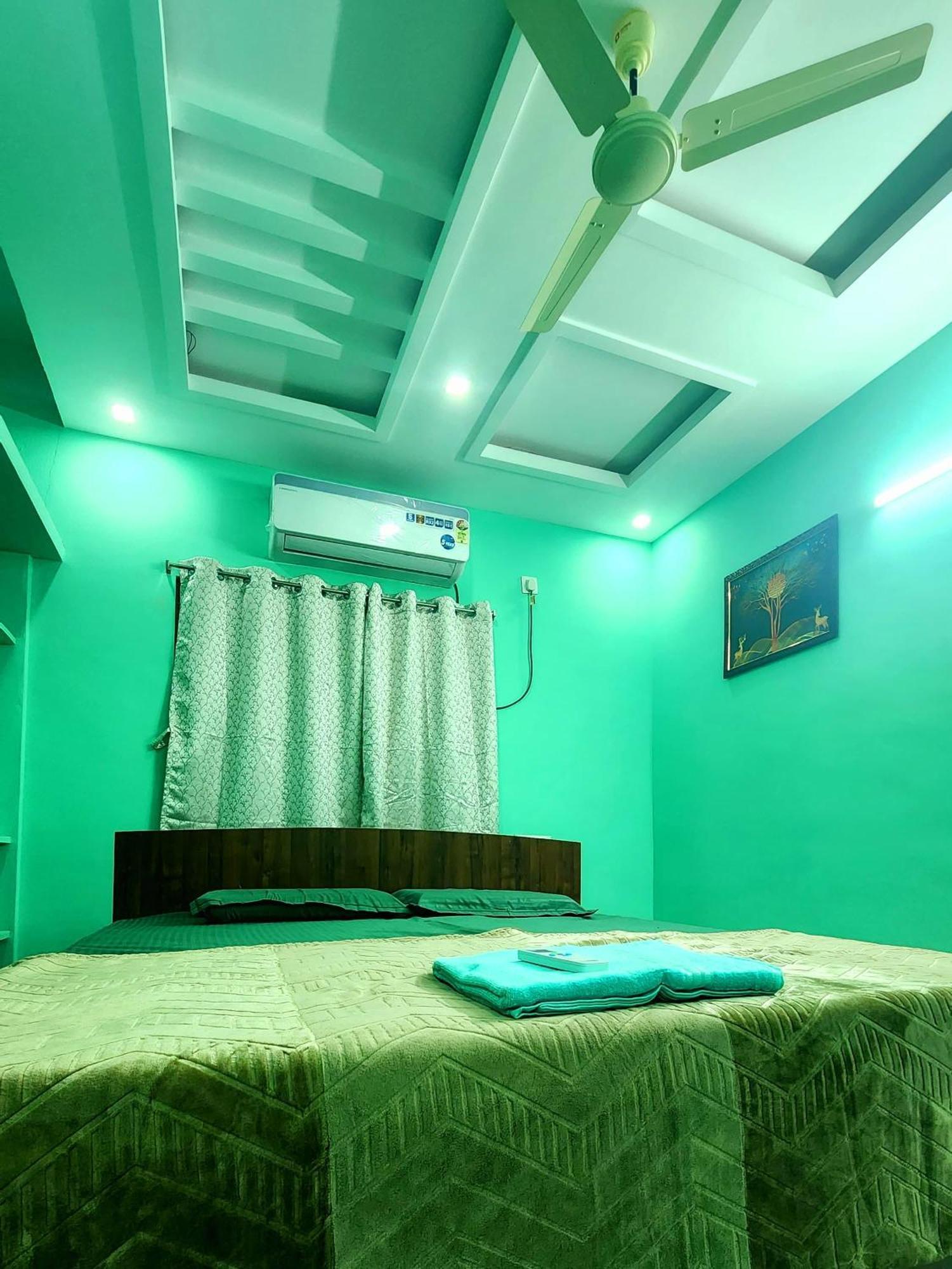 Ruhithahomestay- Ac Rooms-Free Wifi- Android Tv - Near To Alipiri- Door Service Tirupati Esterno foto